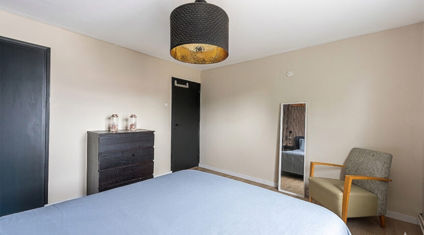 182-Masterbedroom1-2