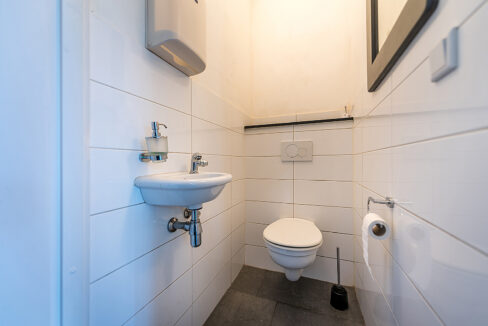 210-Toilet-Bedrijfsruimte