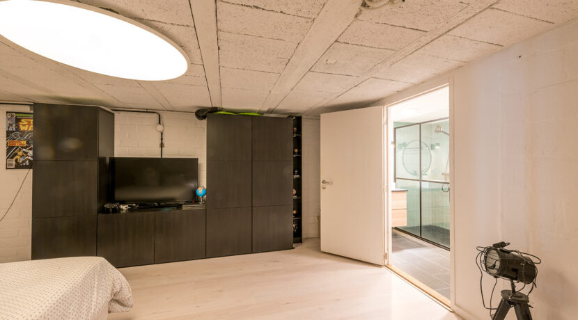 218-Slaapkamer-en-suite-souterrain1-2
