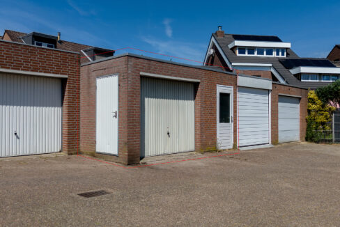 220-Garage