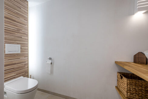 222-ToiletSouterrain1-1BG1-2