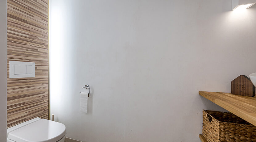 222-ToiletSouterrain1-1BG1-2