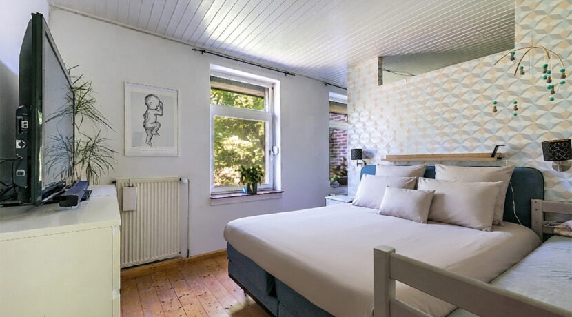 180-Masterbedroom1-1
