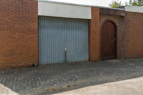 240-Garage
