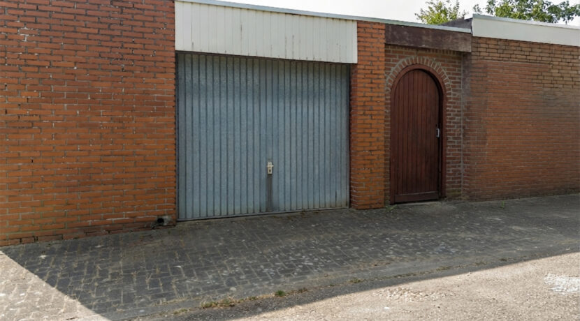 240-Garage