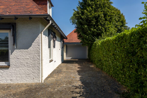 262-Oprit-naar-garage