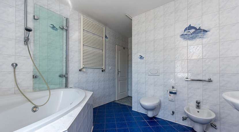 122-Badkamer1-2