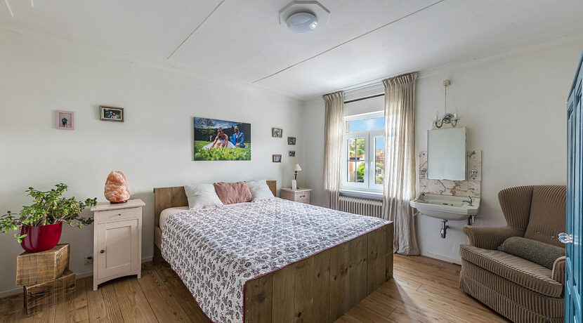 180-Masterbedroom1-1