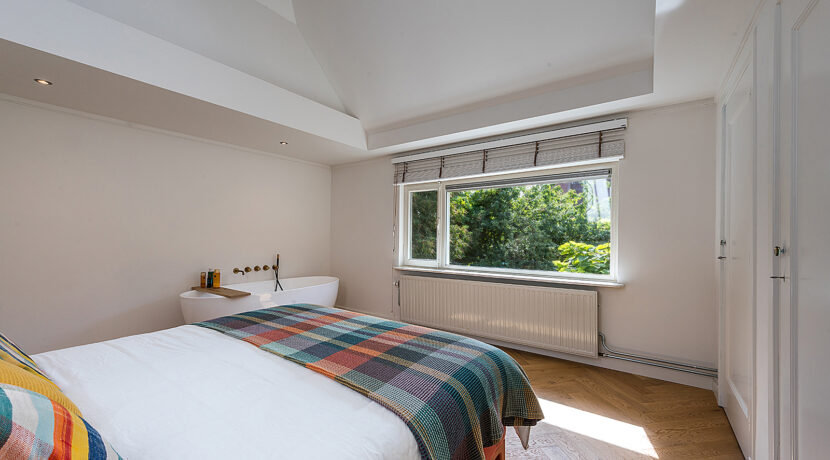 182-Masterbedroom1-2