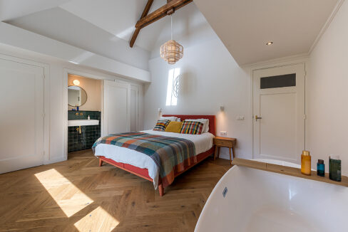 184-Masterbedroom1-3