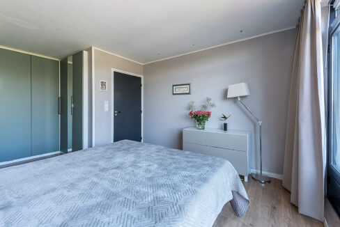 184-Masterbedroom1-3