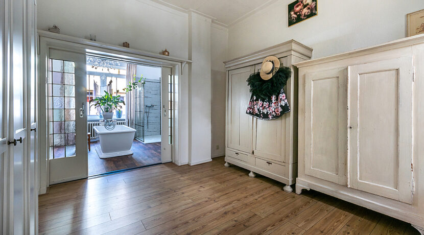 204-Kleedkamer-en-suite1-2