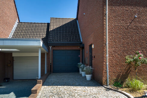 240-Oprit-naar-garage