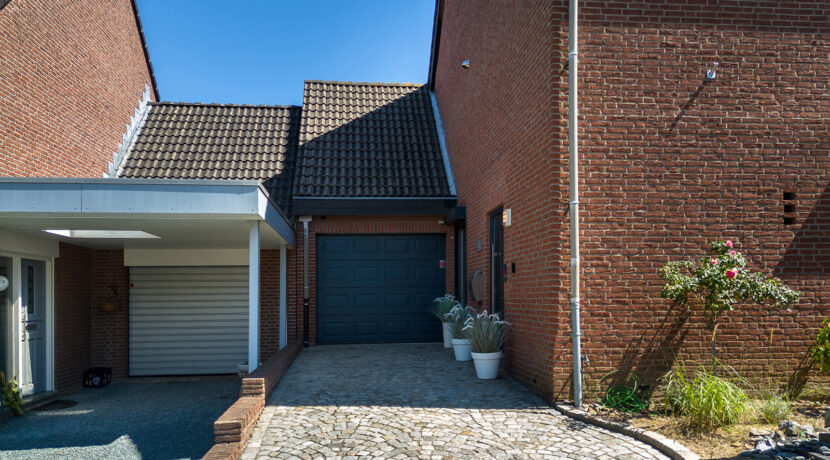 240-Oprit-naar-garage