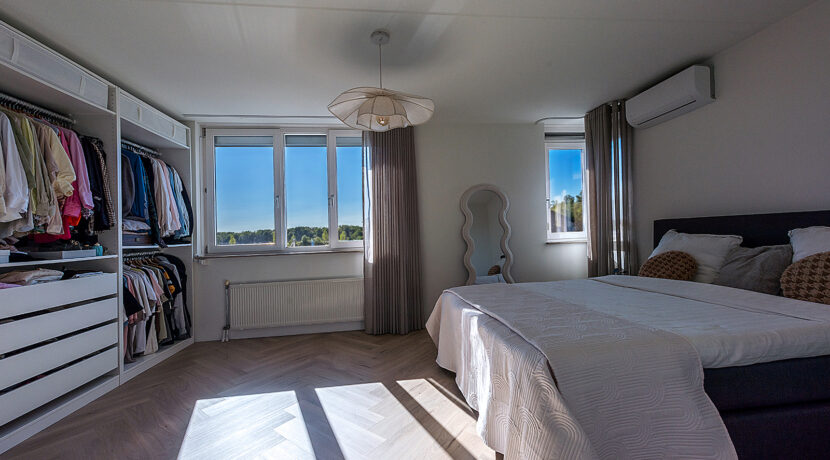 180-Masterbedroom1-1